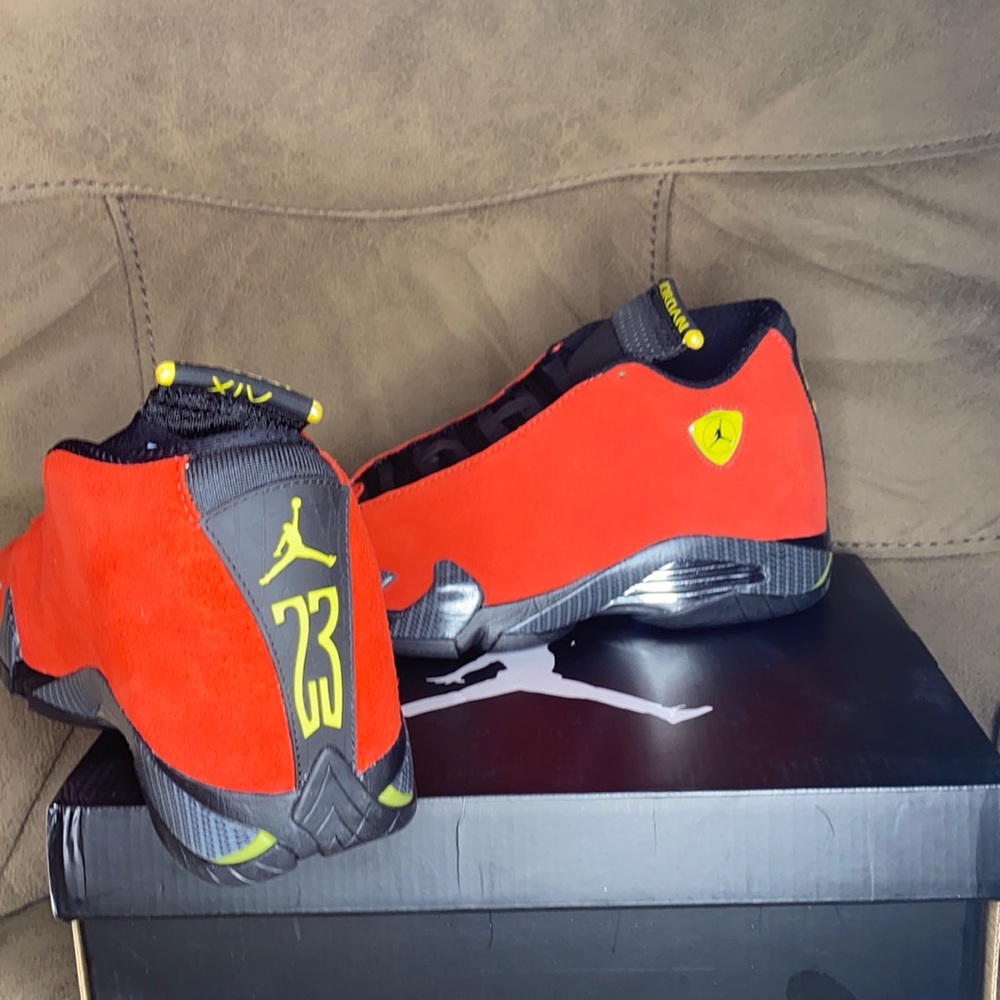 Jordan Ferrari Retro 14
